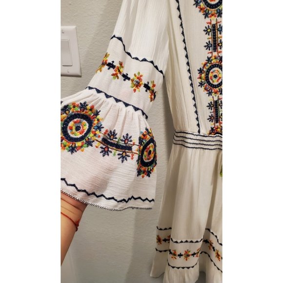 CHELSEA&VIOLET Boho White Embroidery Dress - Picture 4 of 6